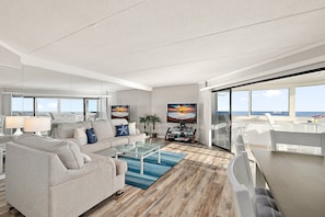 Smart TV - Oceanfront 2 Bed/2 Bath, Sleeps 8, Pool (Ocean City)