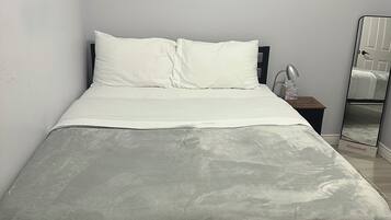 熨斗/熨衫板、Wi-Fi、床單