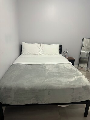 Iron/ironing board, WiFi, bed sheets