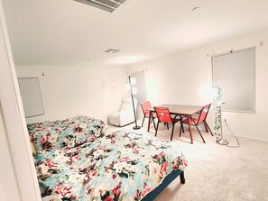 Iron/ironing board, WiFi, bed sheets