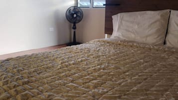 6 bedrooms, WiFi, bed sheets, wheelchair access