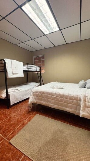 6 bedrooms, WiFi, bed sheets, wheelchair access