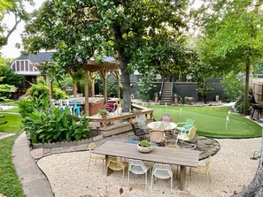 Comfort Apartment, 1 Queen Bed, Kitchen, Courtyard Area | Exterior - Ponderosa Boutique Collection (Houston)