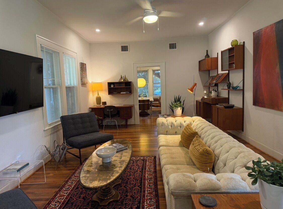 Deluxe-huoneisto, 3 makuuhuonetta, näköala pihalle | Oleskelualue