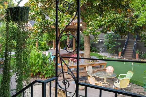 Comfort Apartment, 1 Katil Ratu (Queen), Kitchen, Courtyard Area | Bahagian luar