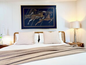 Deluxe Apartment, 3 Bedrooms, Courtyard View | Premium bedding, individually decorated, individually furnished - Ponderosa Boutique Collection (Houston)
