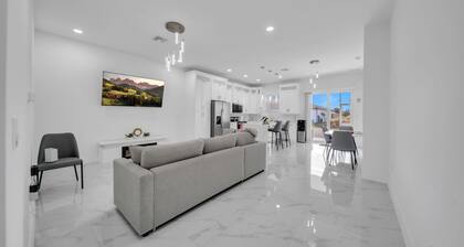 Brand New 3BR Home Near Fort Myers Airport – Private & Modern