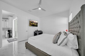 3 chambres, fer et planche à repasser, Wi-Fi gratuit, draps fournis