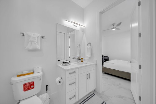 Brand New 3BR Home Near Fort Myers Airport – Private & Modern