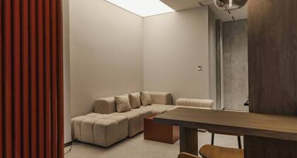 Zins Luxury Apartment 05