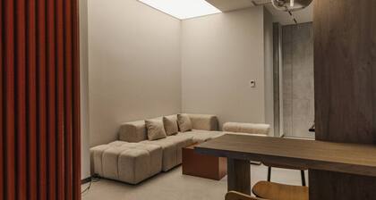 Zins Luxury Apartment 05