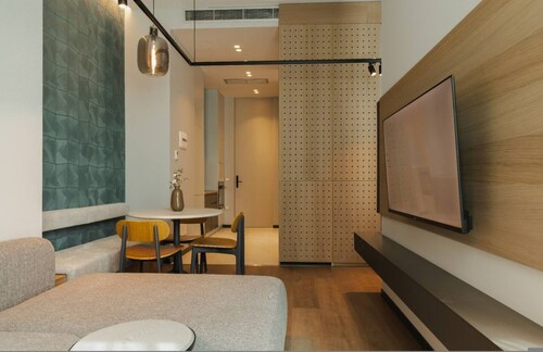 Zins Luxury Apartment 04
