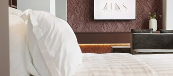 Zins Luxury Apartment 03