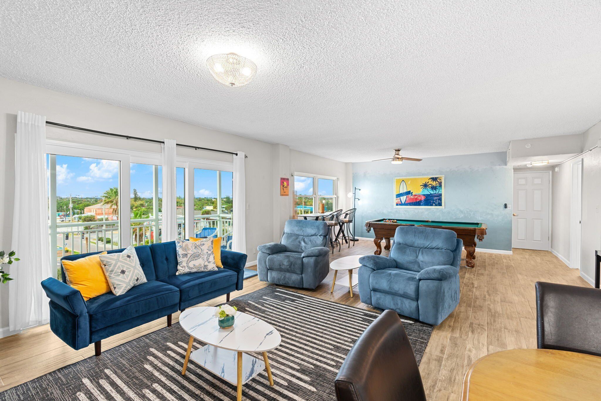 智能电视、桌上足球