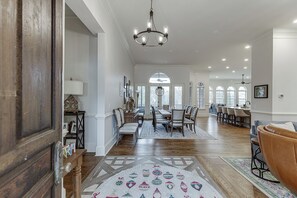 Interior - FIFA World Cup 2026 VIP Lake Lanier Estate
Luxury Resort-Style Home - Sleeps 16 (Gainesville)