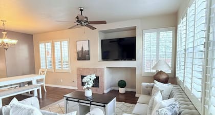 Hot Tub + Comfy 3Bedroom/ 3Bath + 8 miles 2 Beach.