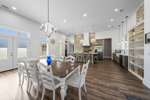 Dining - Large Lux Home,Private Pool,Spa,Backyard, 6 Bdrms, Beach,Wharf,OWA 15 Mins Away, (Foley)