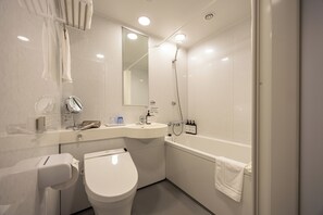 Hair dryer, slippers, towels, shampoo - HOTEL FUJi TORiiGATE (Fujiyoshida)