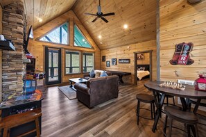 Games room - Luxury 3BR Cabin w/ Hot Tub & Fire Pit (Gatlinburg)