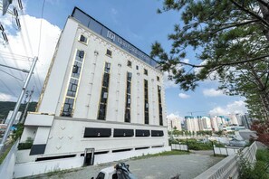 Exterior - Yangsan Pyeongsan Denbastar Hotel (Yangsan-si)