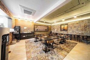 Breakfast area - Yangsan Pyeongsan Denbastar Hotel (Yangsan-si)