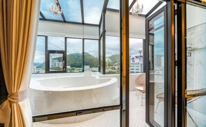 Party Room - Terrace Pool Villa | Private spa tub - Yangsan Pyeongsan Denbastar Hotel (Yangsan-si)