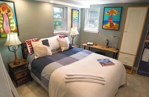 WiFi, bed sheets - Artcasa apt (Hyattsville)