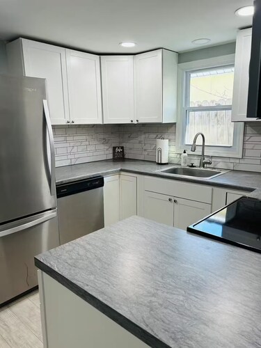 Peaceful 2-bedroom house with AC in charming McPherson