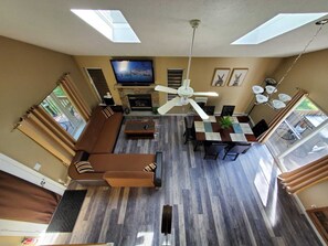 Living area - Charming 3-bedroom house in beautiful heart of Poconos with High Speed Internet (Long Pond)