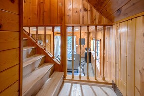 Interior - Cozy Crestline Cabin Near Lake Gregory (Crestline)