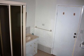 Bathroom - In Holiday Mode ~ Pristine Beaches (Manyana)