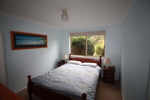 2 bedrooms, bed sheets - In Holiday Mode ~ Pristine Beaches (Manyana)