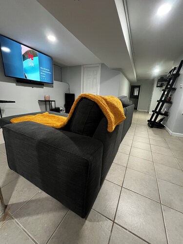 Pleasant 1-bedroom apartment with AC and heater in the Bronx