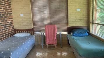 Iron/ironing board, WiFi