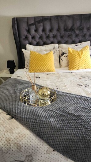 1 habitación, tabla de planchar con plancha, wifi y ropa de cama 