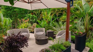 Terrace/patio - Tropical Oasis with Pool, Spa & Guest House (Fort Lauderdale)