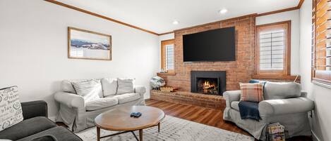 Smart-TV, peis, videospill og DVD-spiller