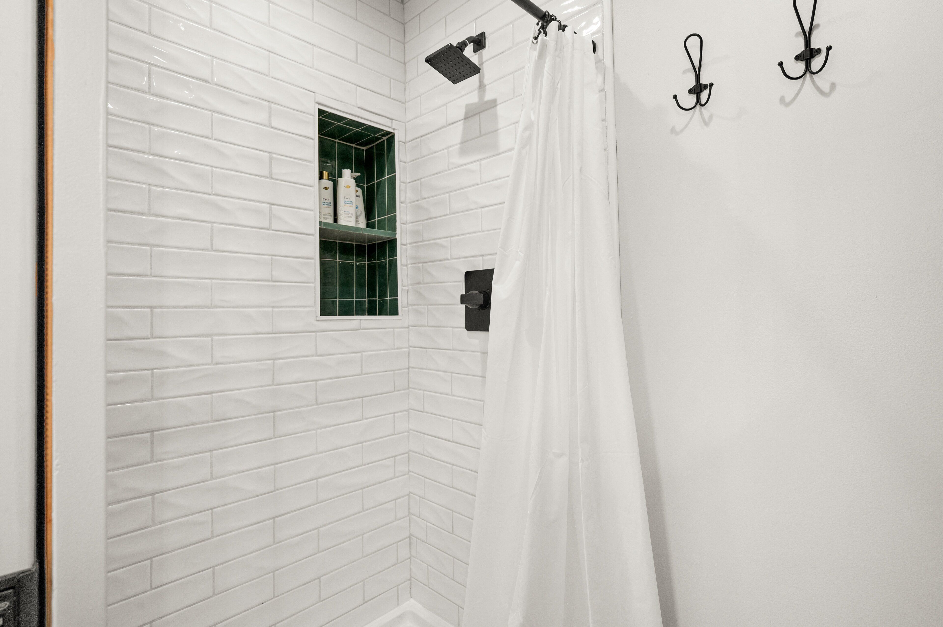 Shower, jetted tub, hair dryer, towels