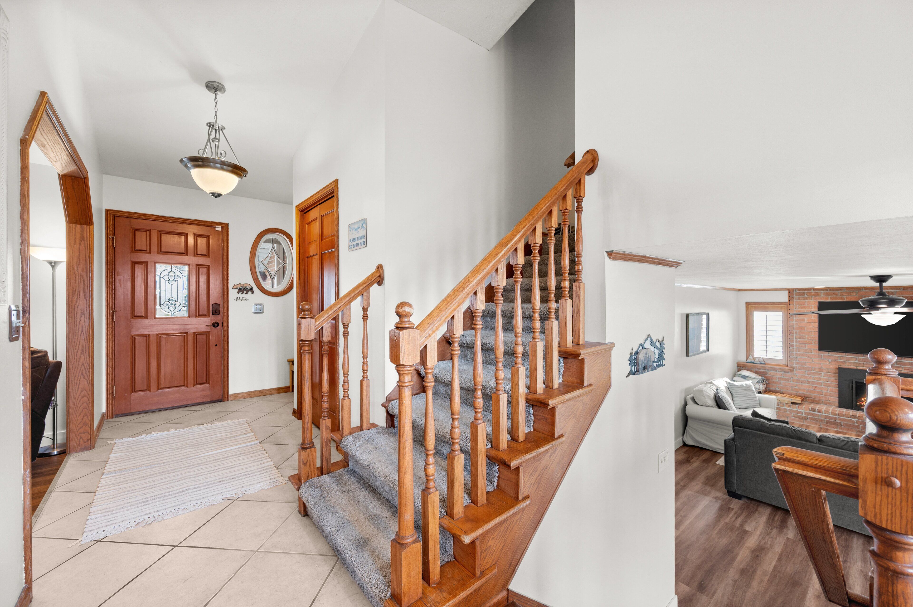 Interior. Sandy Ski House: Perfect for Group Ski Trips