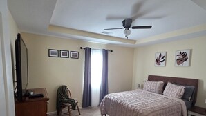 Room - Cozy 2-bedroom house in beautiful Pocahontas with AC (Pocahontas)