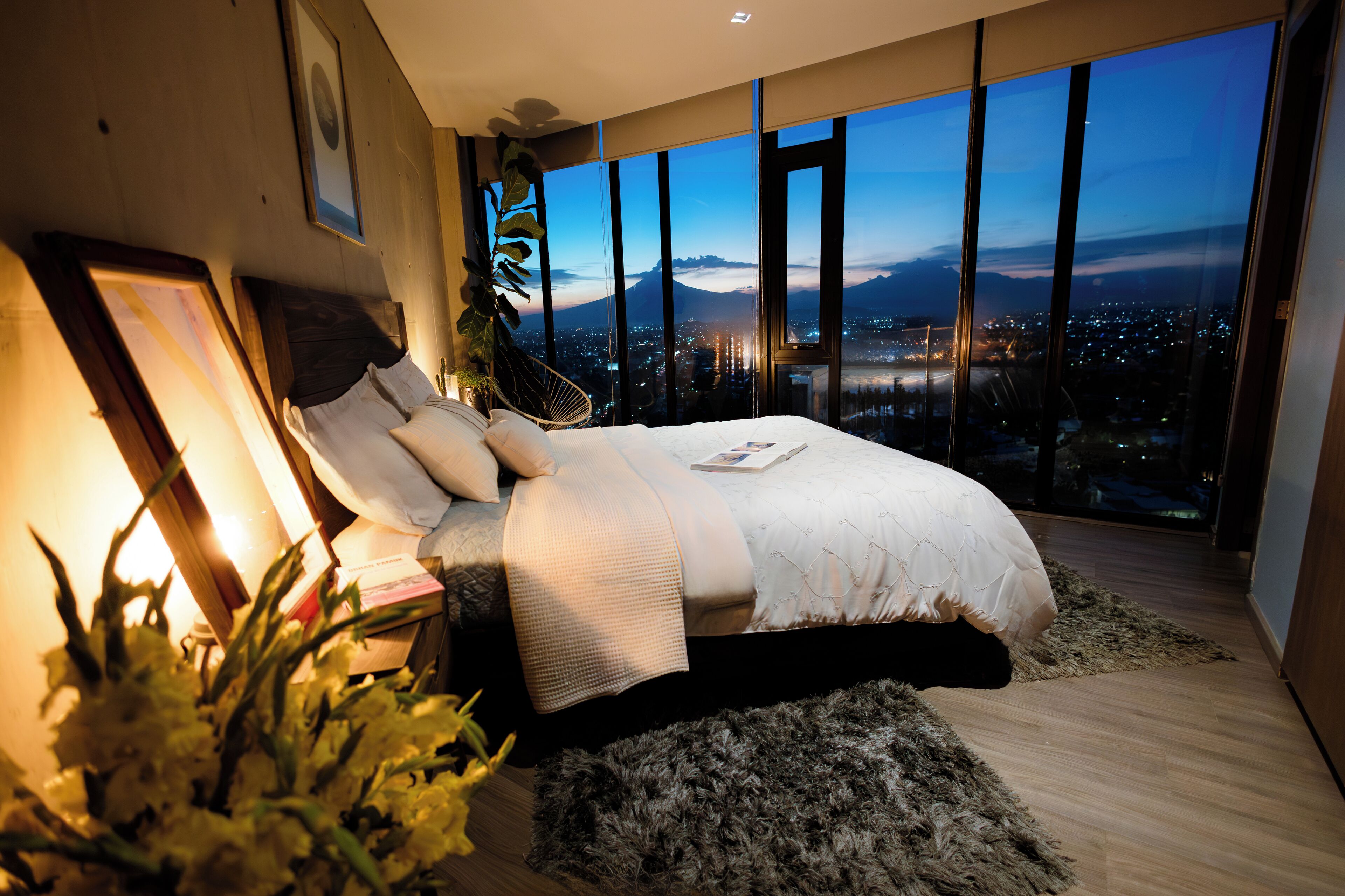 3 habitaciones, tabla de planchar con plancha, wifi y ropa de cama 