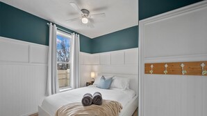 Room - Provo City Center Bungalow and Hideaway (Provo)