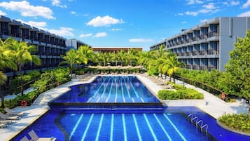 2 piscinas externas