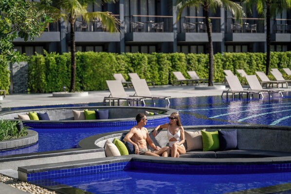 2 piscines extérieures