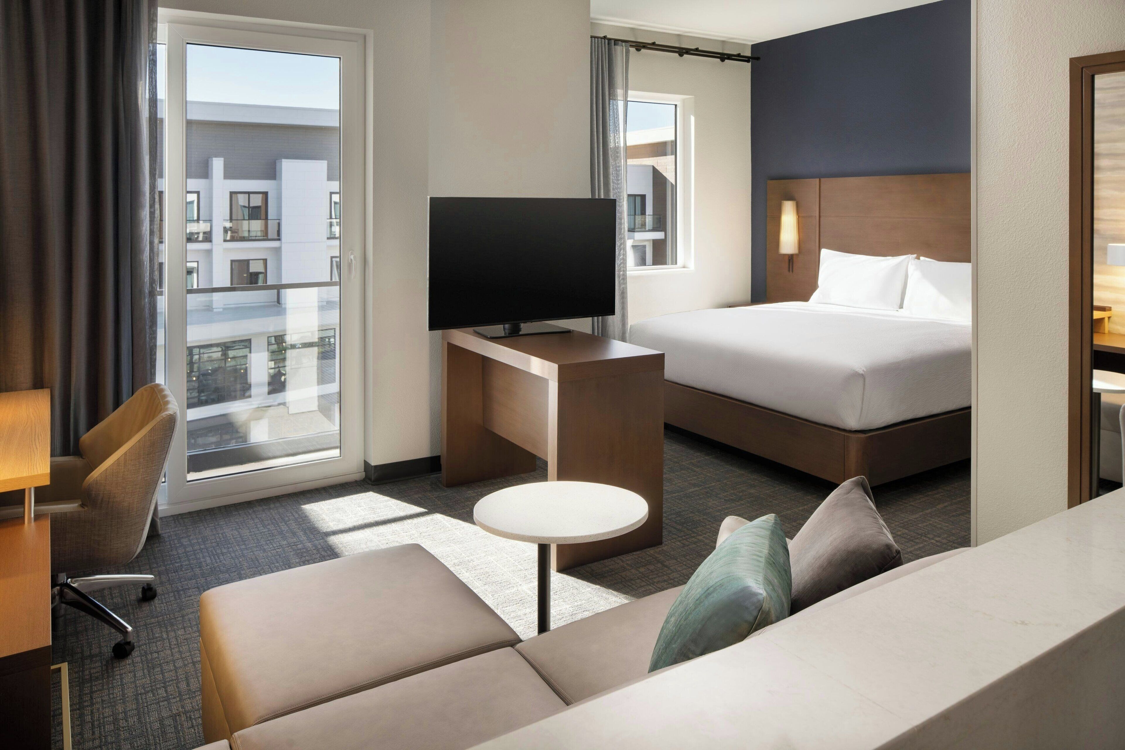 Studio, 1 Katil Raja (King) dengan Katil Sofa, Bay View