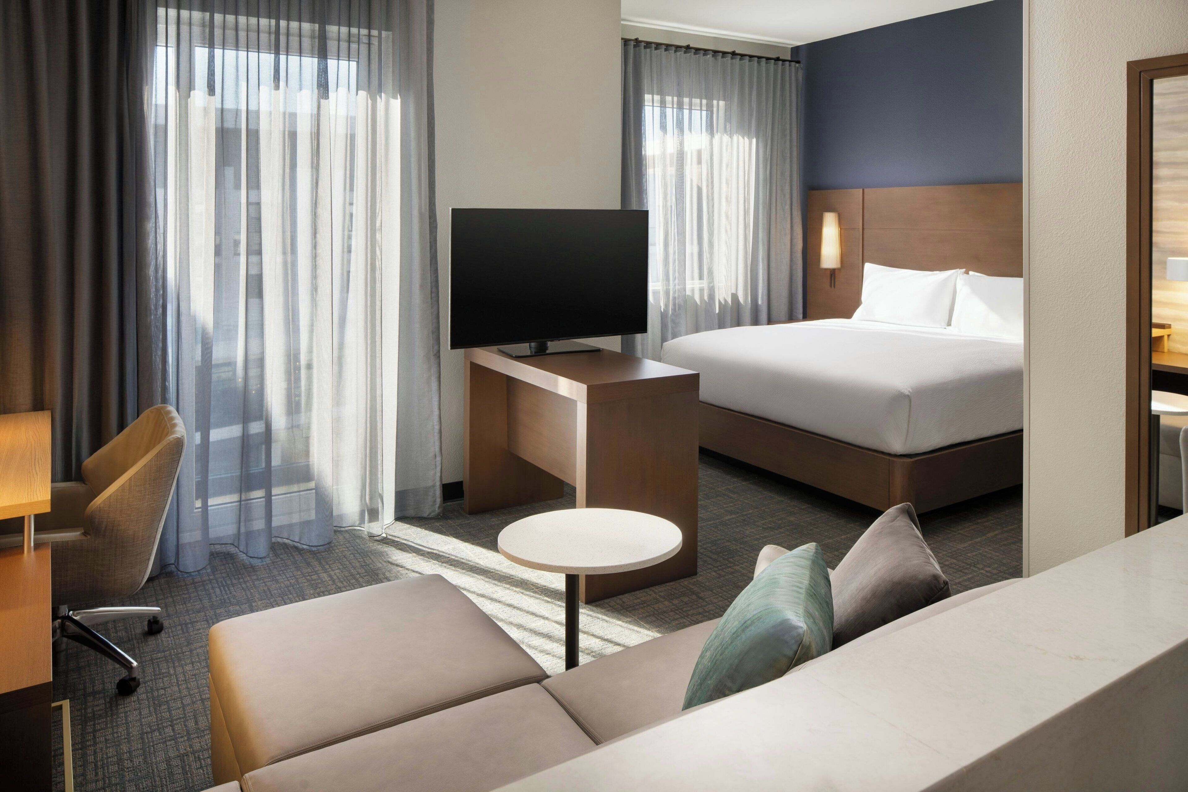 Hypo-allergenic bedding, pillowtop beds, in-room safe, desk