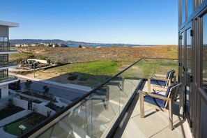 Hypo-allergenic bedding, pillowtop beds, in-room safe, desk - Residence Inn By Marriott Sand City Monterey (Seaside)