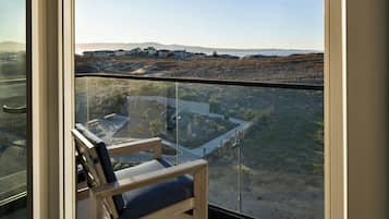 Chambre, 2 grands lits, vue baie