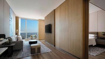 Suite Club, 1 très grand lit | Couette en duvet d'oie, coffres-forts dans les chambres, bureau