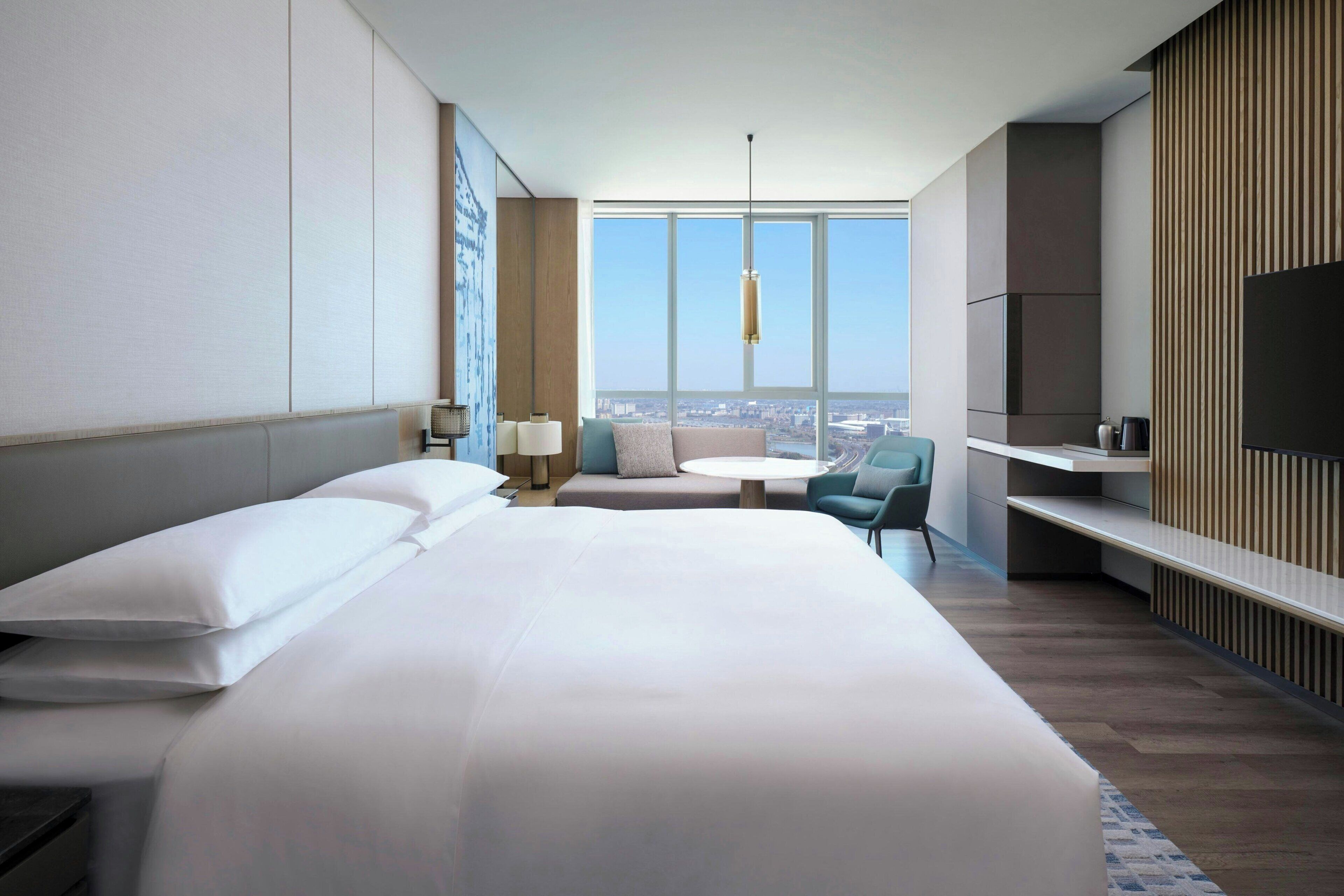 Deluxe Room, 1 King Bed | Down duvets, in-room safe, desk, blackout curtains